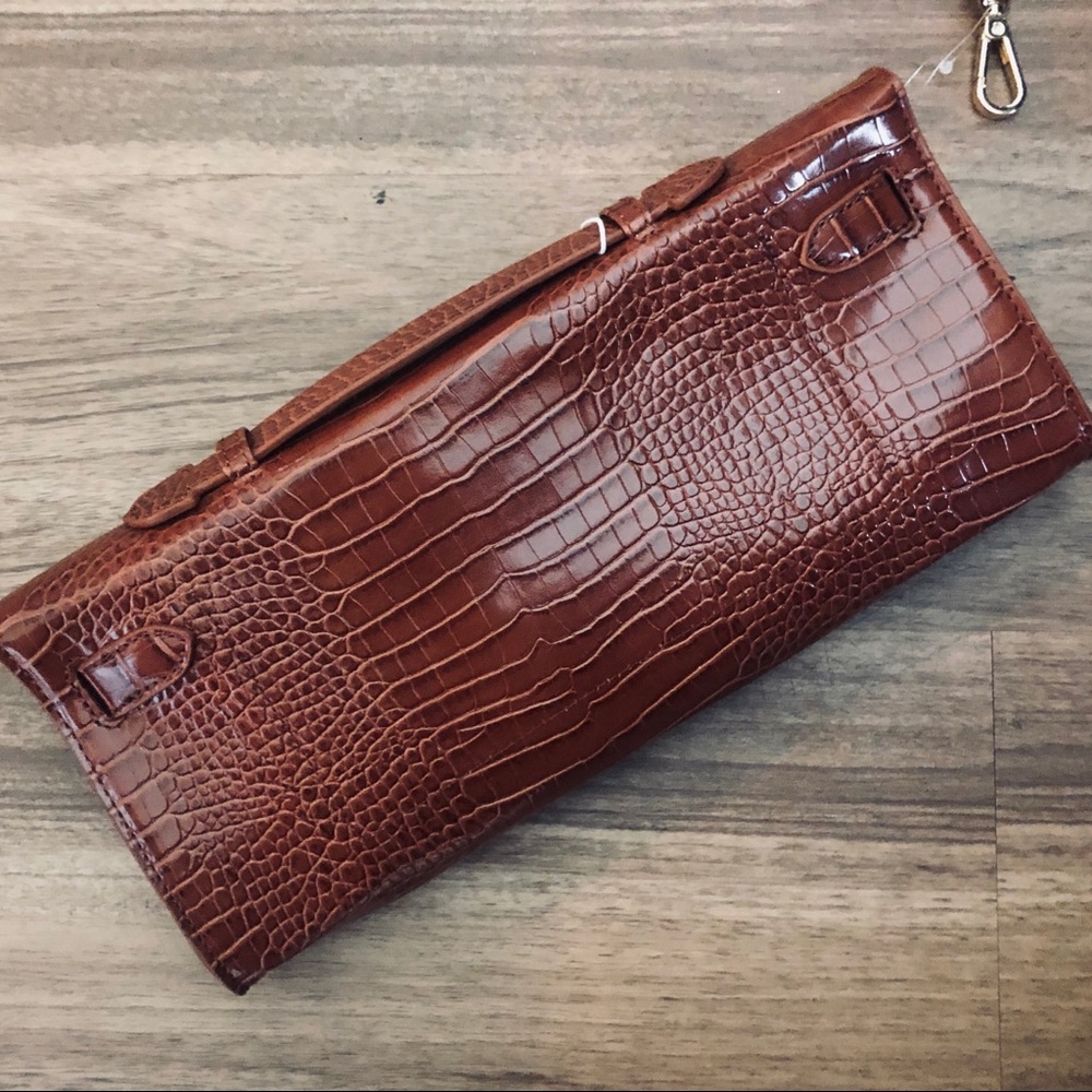 Crocodile crossbody clutch bag - Picture 6 of 7